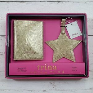 Trina Turk 2 Piece Travel Set Passport Case + Luggage Tag Gold Star, New In Box